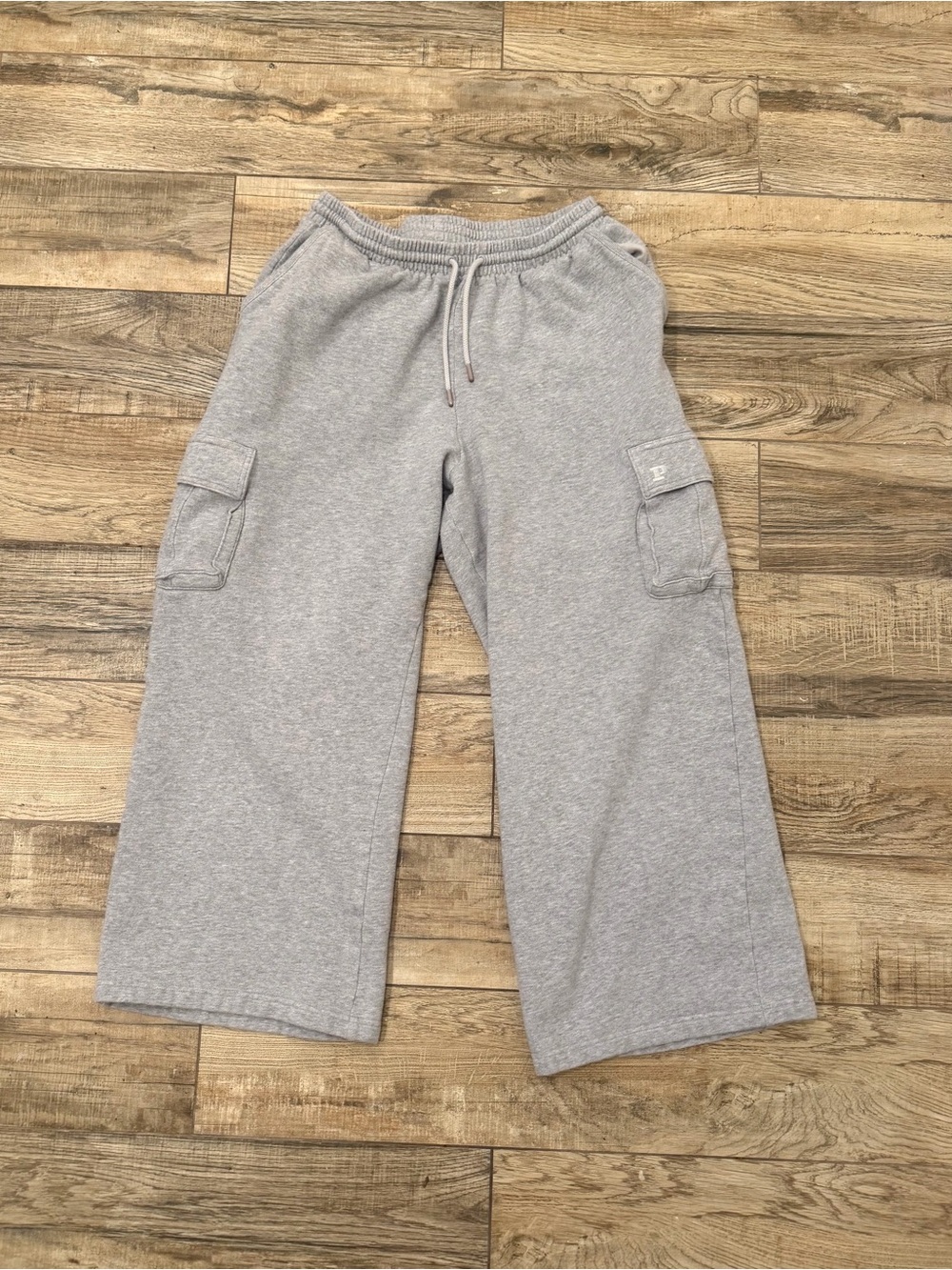 PINK Victoria's Secret Women’s Gray Wide-Leg Cargo Sweatpants